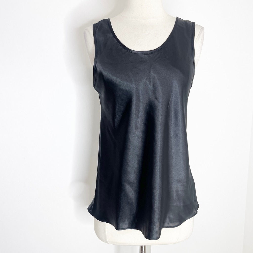 Secret Treasures Black Satin Tank Top Womens Medium Scoop Neck Sleeveless 10672